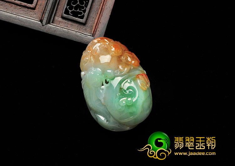 糯冰种三彩缅甸翡翠福寿有余挂件