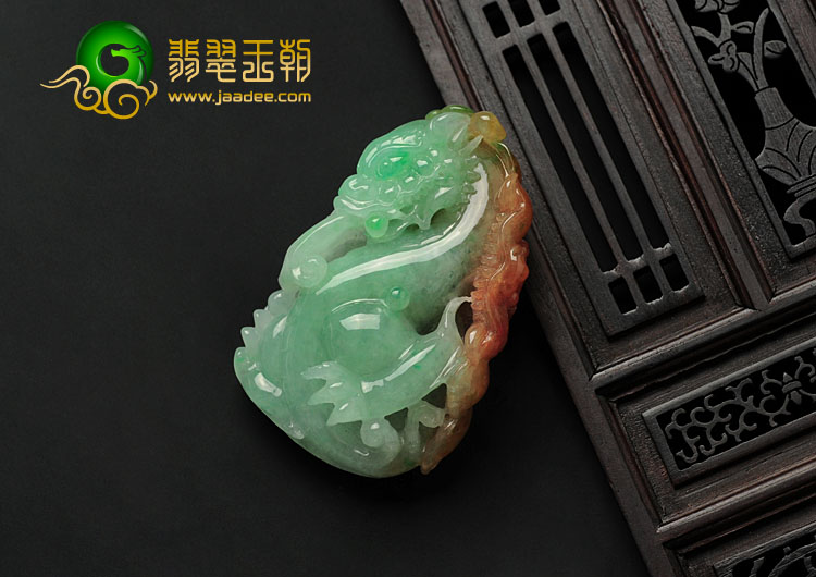 糯冰种三彩缅甸翡翠飞龙在天挂件