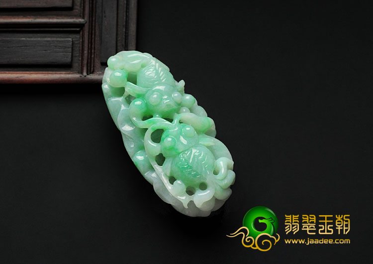 糯冰种翠色缅甸翡翠金玉满堂挂件