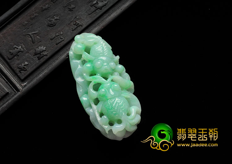糯冰种翠色缅甸翡翠金玉满堂挂件