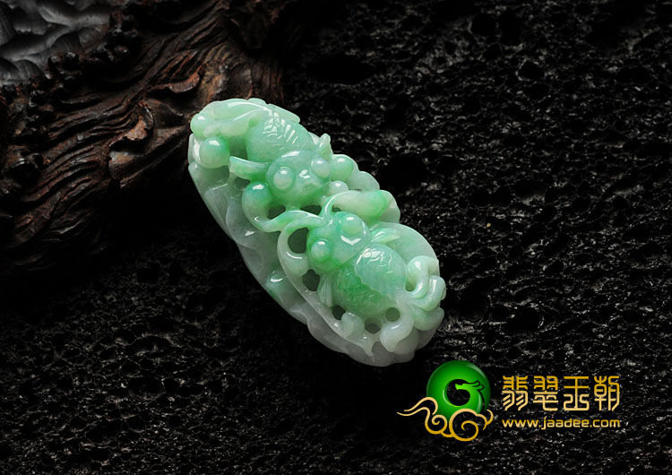 糯冰种翠色缅甸翡翠金玉满堂挂件