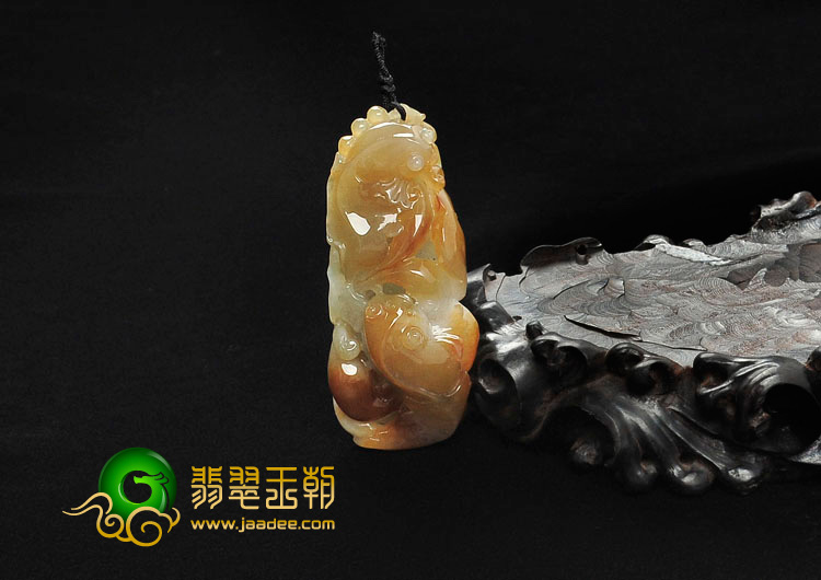 糯冰种褐黄翡缅甸翡翠年年有余挂件