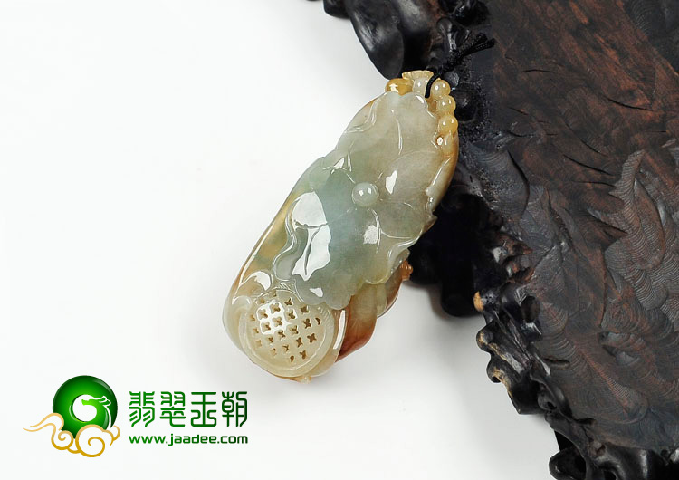 糯冰种褐黄翡缅甸翡翠年年有余挂件