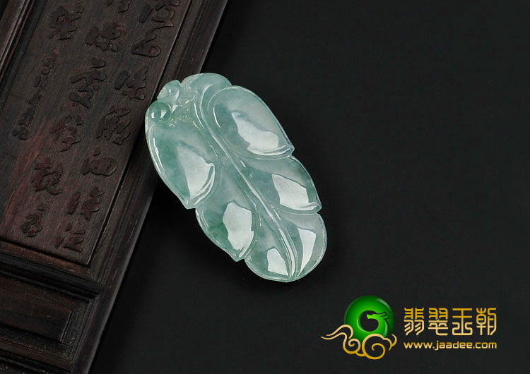 (超值推荐)冰种飘花缅甸翡翠叶子挂件