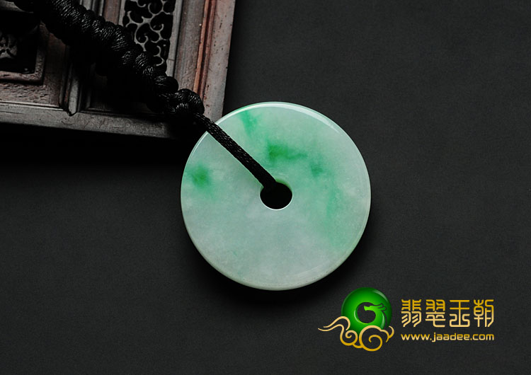 糯冰种飘翠缅甸翡翠平安扣挂件