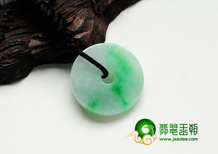 糯冰种飘翠缅甸翡翠平安扣挂件