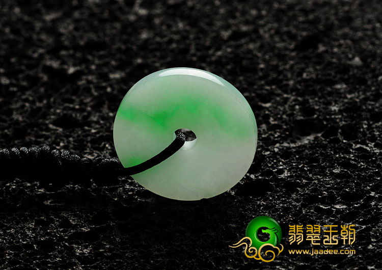 糯冰种飘翠缅甸翡翠平安扣挂件