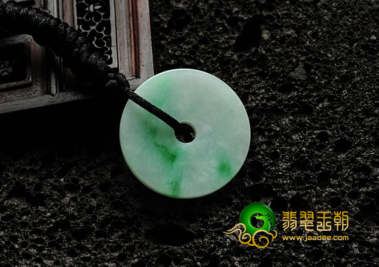 糯冰种飘翠缅甸翡翠平安扣挂件