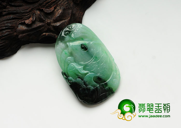 糯冰种飘花缅甸翡翠年年有余挂件