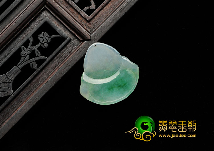 糯冰种飘翠缅甸翡翠玉佛挂件