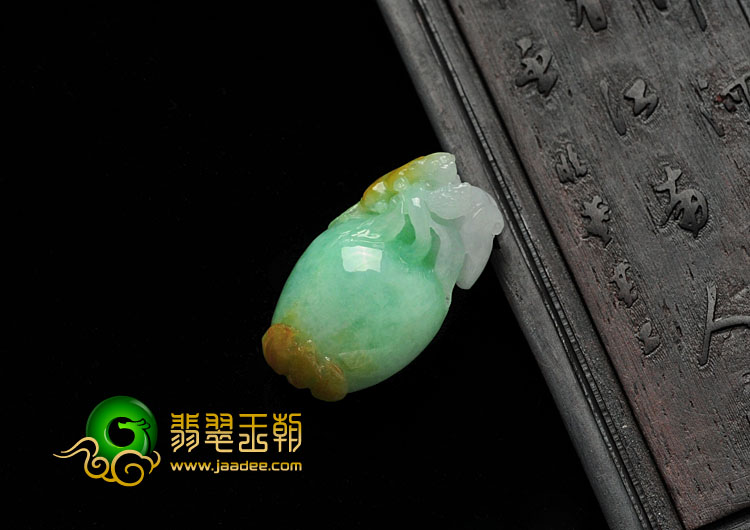糯冰种黄加绿缅甸翡翠福寿瓜挂件