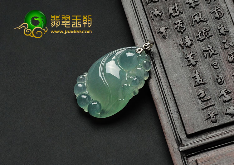 冰种晴水缅甸翡翠福如意挂件