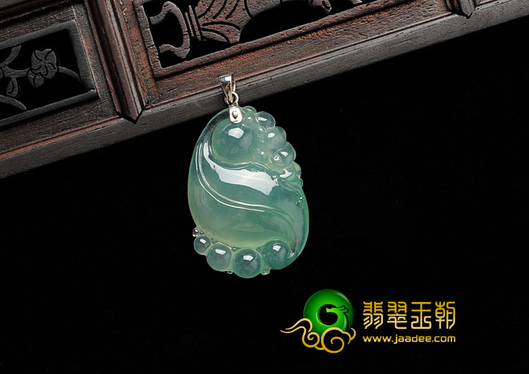 冰种晴水缅甸翡翠福如意挂件