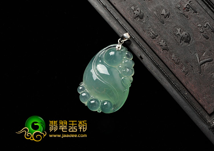 冰种晴水缅甸翡翠福如意挂件