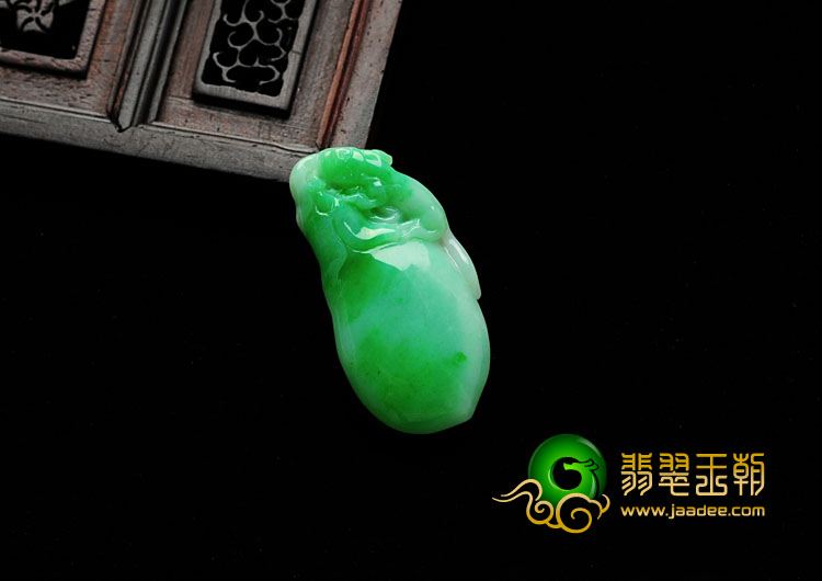 细糯种翠色缅甸翡翠福寿瓜挂件