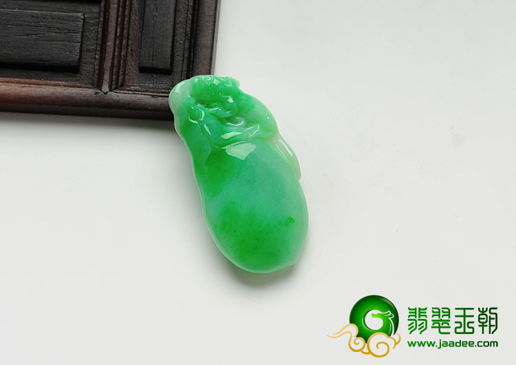 细糯种翠色缅甸翡翠福寿瓜挂件
