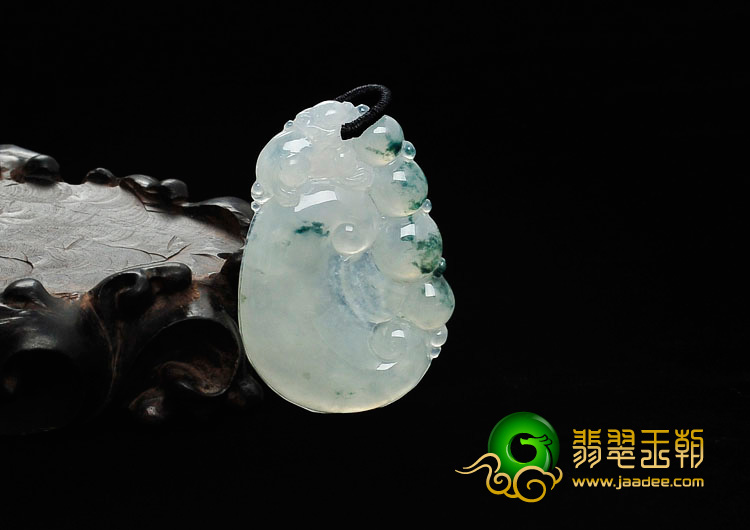 冰种飘花缅甸翡翠如意寿挂件