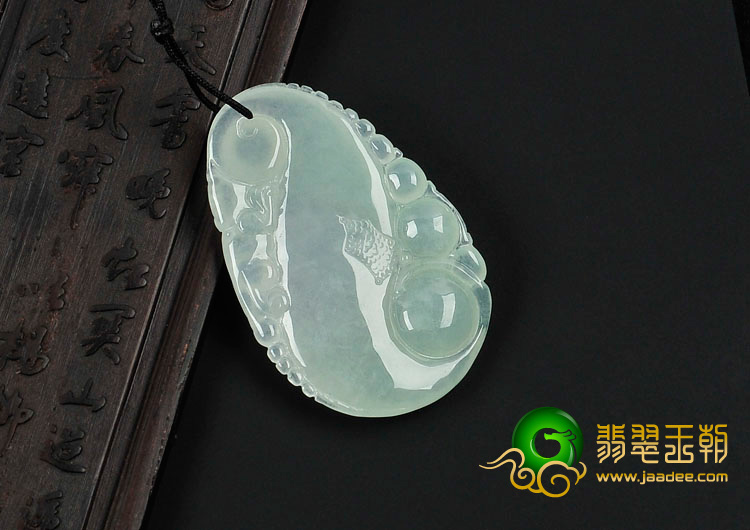 冰种晴水缅甸翡翠如意挂件