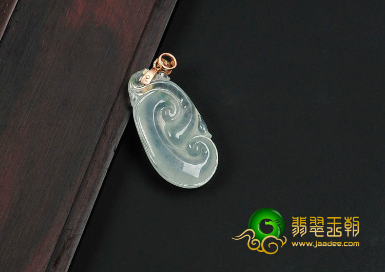 冰玻种晴水略飘花缅甸翡翠镶玫瑰金扣如意挂件（真钻）
