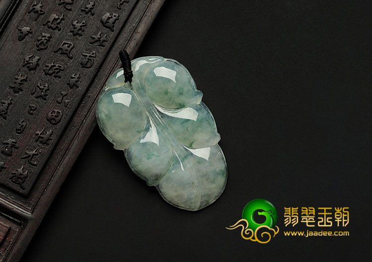 冰种飘花缅甸翡翠叶子挂件