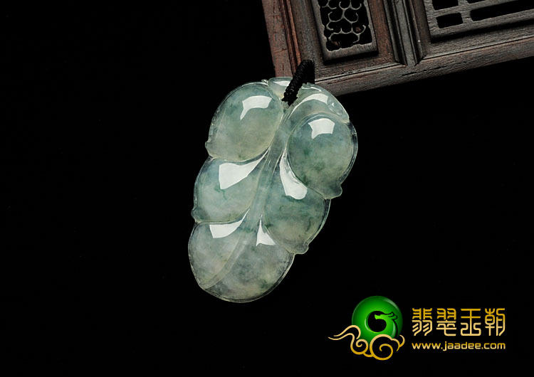 冰种飘花缅甸翡翠叶子挂件