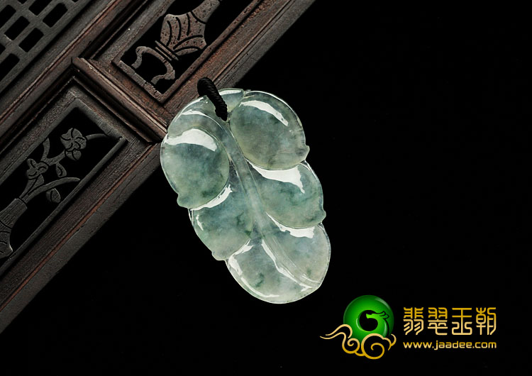 冰种飘花缅甸翡翠叶子挂件