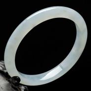 糯冰种淡晴水缅甸翡翠手镯（57.2mm）