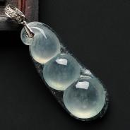 冰种晴水缅甸翡翠四季豆挂件