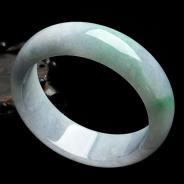 糯冰种春带彩缅甸翡翠手镯（55.9mm）