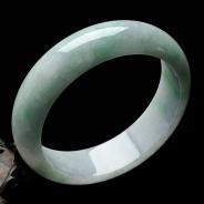 糯冰种春带彩缅甸翡翠手镯（58.2mm）