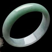糯冰种春带彩缅甸翡翠手镯（57.9mm）