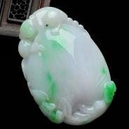 糯冰种翠色缅甸翡翠灵猴献寿挂件