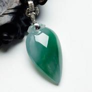 冰种翠色缅甸翡翠镶白金扣福瓜挂件