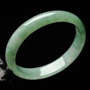 糯冰种豆色缅甸翡翠贵妃镯（54.6mm-48.9mm）