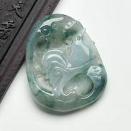 冰种飘花缅甸翡翠闻鸡起舞挂件