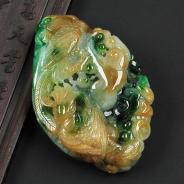 糯冰种黄加绿缅甸翡翠英明神武挂件