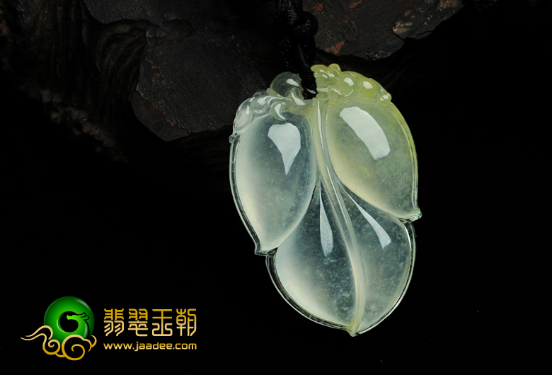 冰玻种淡黄翡缅甸翡翠叶子挂件