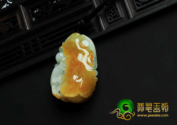 糯冰种黄翡略飘花缅甸翡翠年年有余挂件