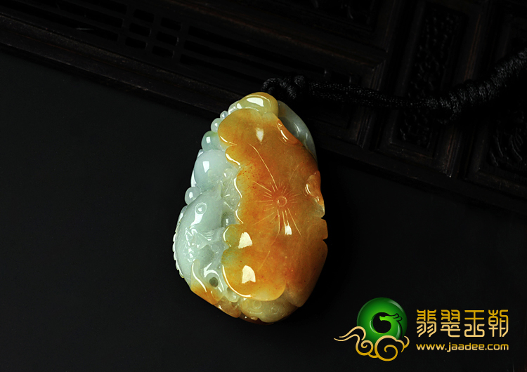 糯冰种黄翡略飘花缅甸翡翠年年有余挂件