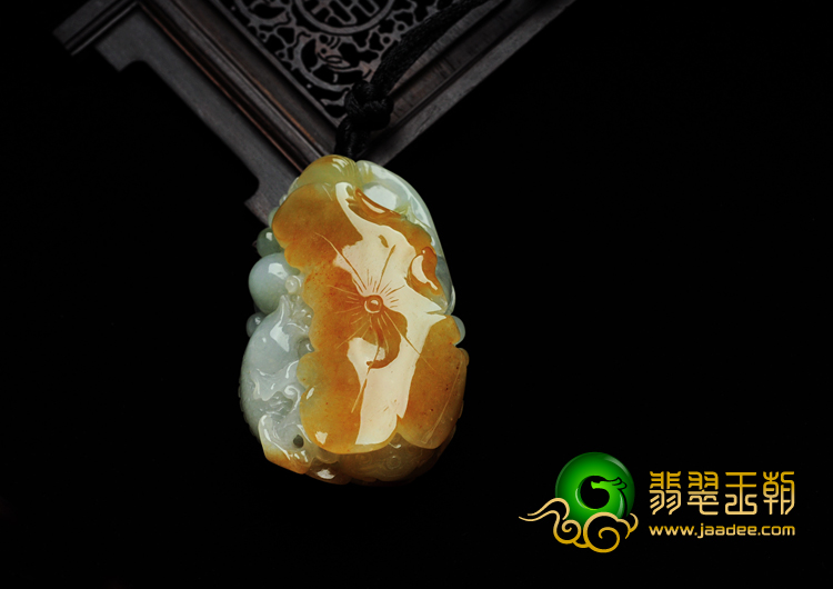 糯冰种黄翡略飘花缅甸翡翠年年有余挂件