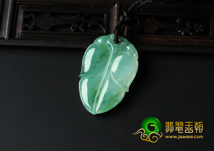 冰种飘花缅甸翡翠叶子挂件