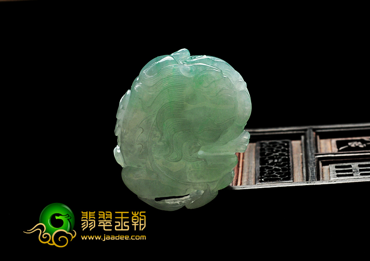 糯冰种晴水缅甸翡翠貔貅挂件