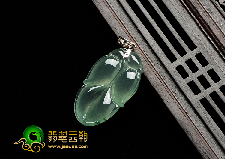冰种晴水略飘花缅甸翡翠叶子挂件