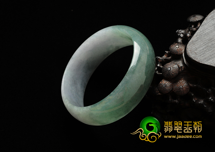 糯冰种晴水缅甸翡翠手镯（58mm）