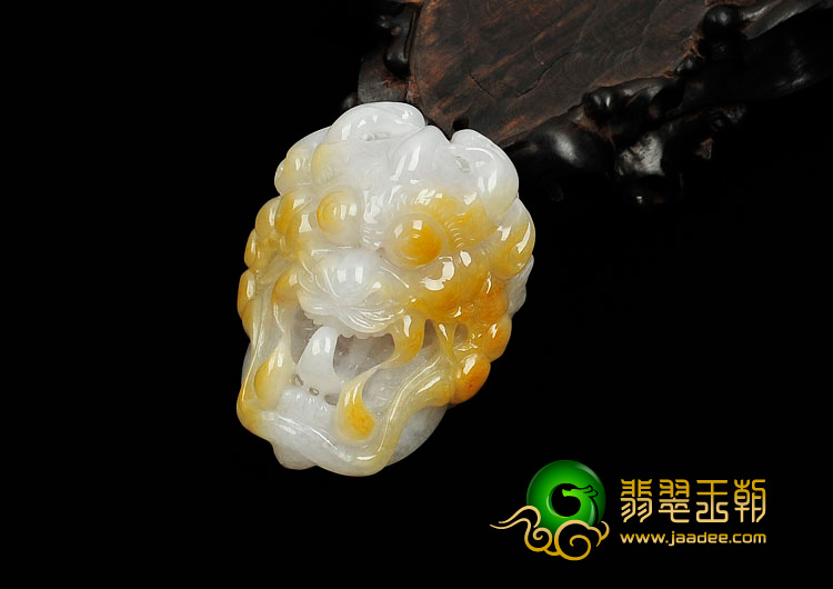 糯冰种黄翡缅甸翡翠龙头手玩件