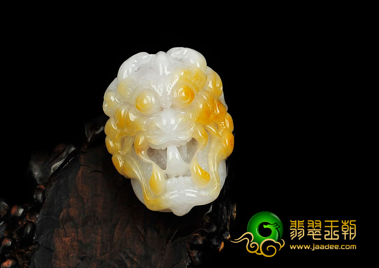 糯冰种黄翡缅甸翡翠龙头手玩件
