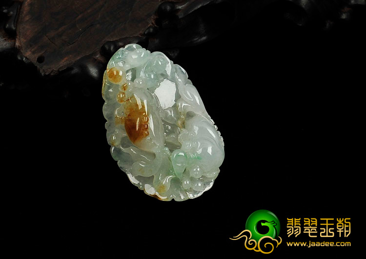 糯冰种三彩缅甸翡翠年年有余挂件