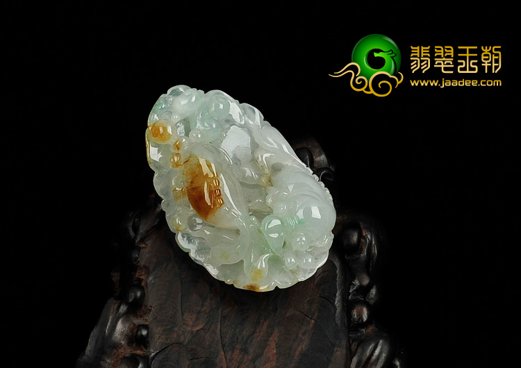 糯冰种三彩缅甸翡翠年年有余挂件