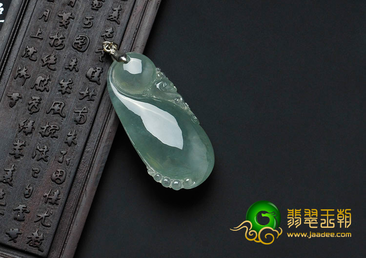 冰种晴水缅甸翡翠如意寿挂件