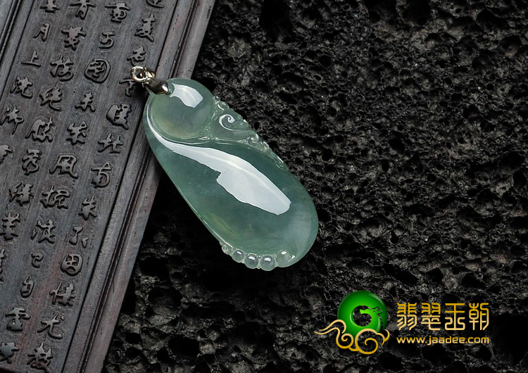 冰种晴水缅甸翡翠如意寿挂件